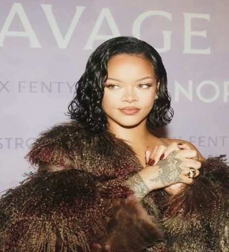 How Does Rihanna Balance Her Superstar Career and Family Life?